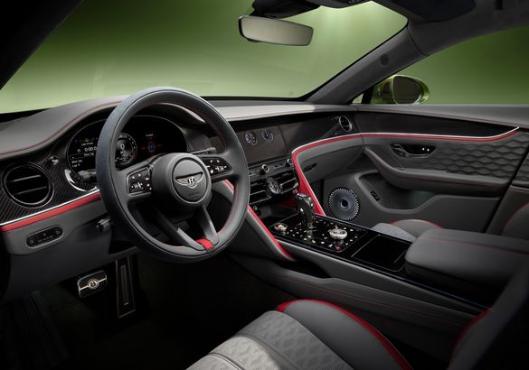 Новый Flying Spur стал самым мощным 4-дверным Bentley в истории