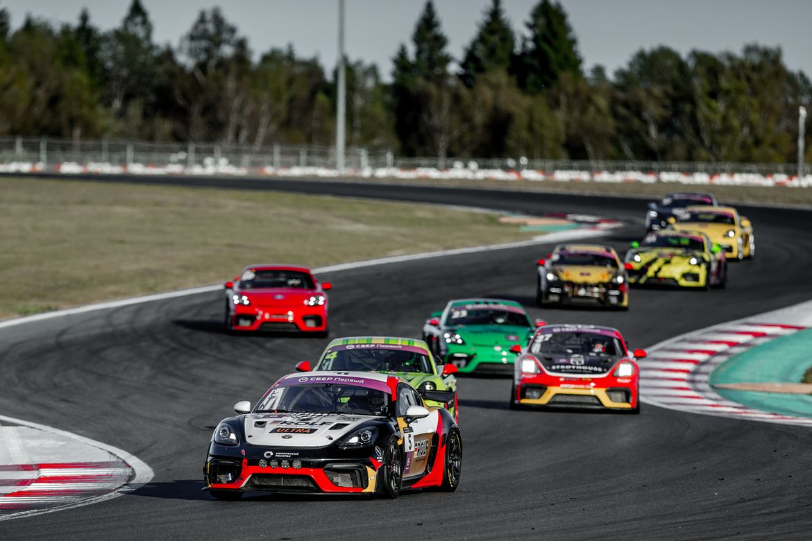 Состоялась финальная гонка чемпионата «Сбер Первый GT Cup»