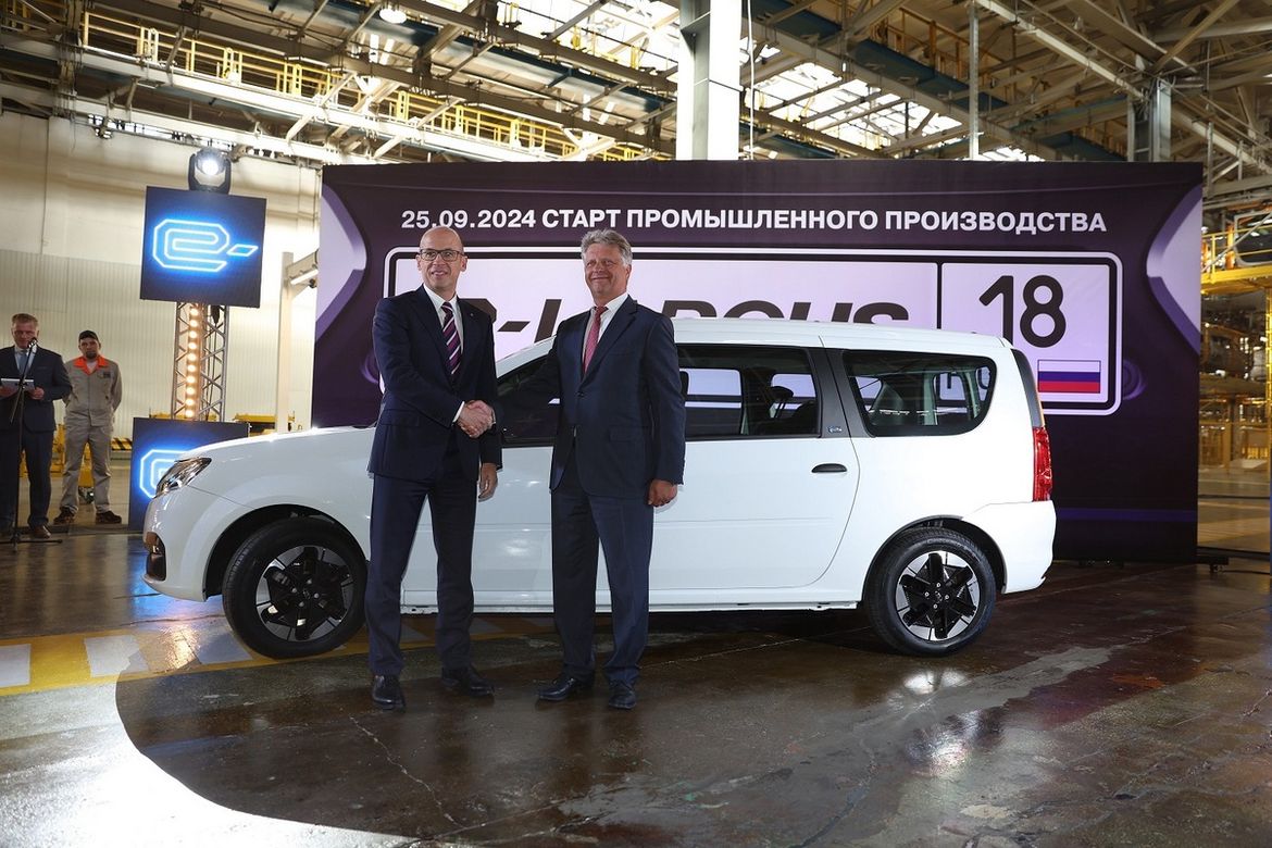 Электромобиль Lada e-Largus встал на конвейер в Ижевске