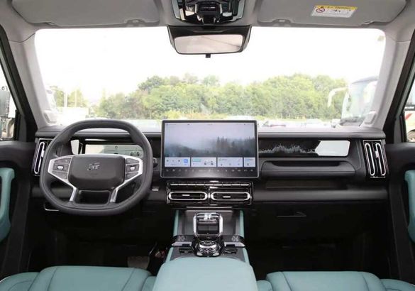 Jetour показал первые официальные фотографии нового T1