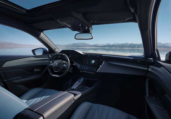 Кроссбэк Peugeot 408X получил рублевый ценник