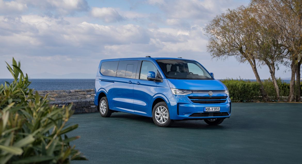 Новые Volkswagen Transporter и Caravelle едут к первым заказчикам