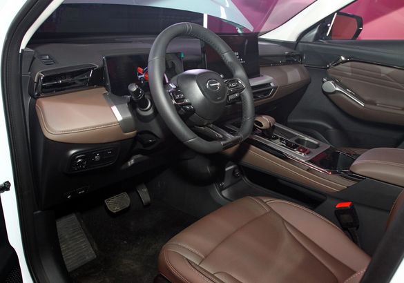 GAC представил в Москве три новых модели