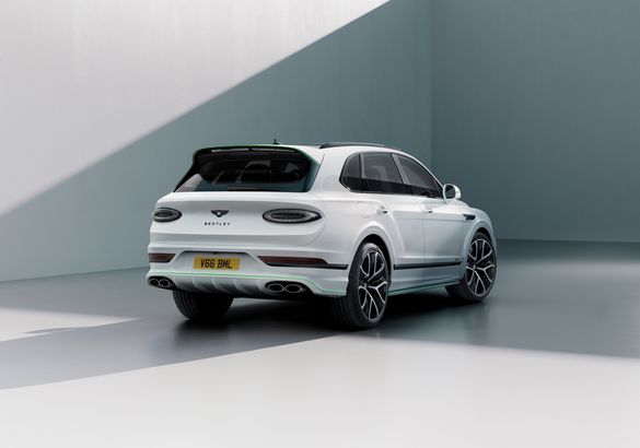 Bentley показала обновленный Bentayga Speed