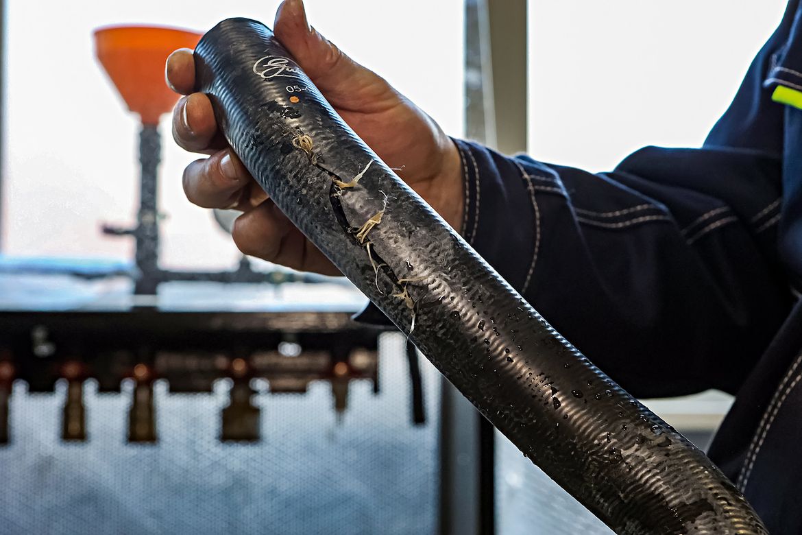 Тест патрубков системы охлаждения для Hyundai Solaris: испытываем на прочность и морозостойкость 8 образцов