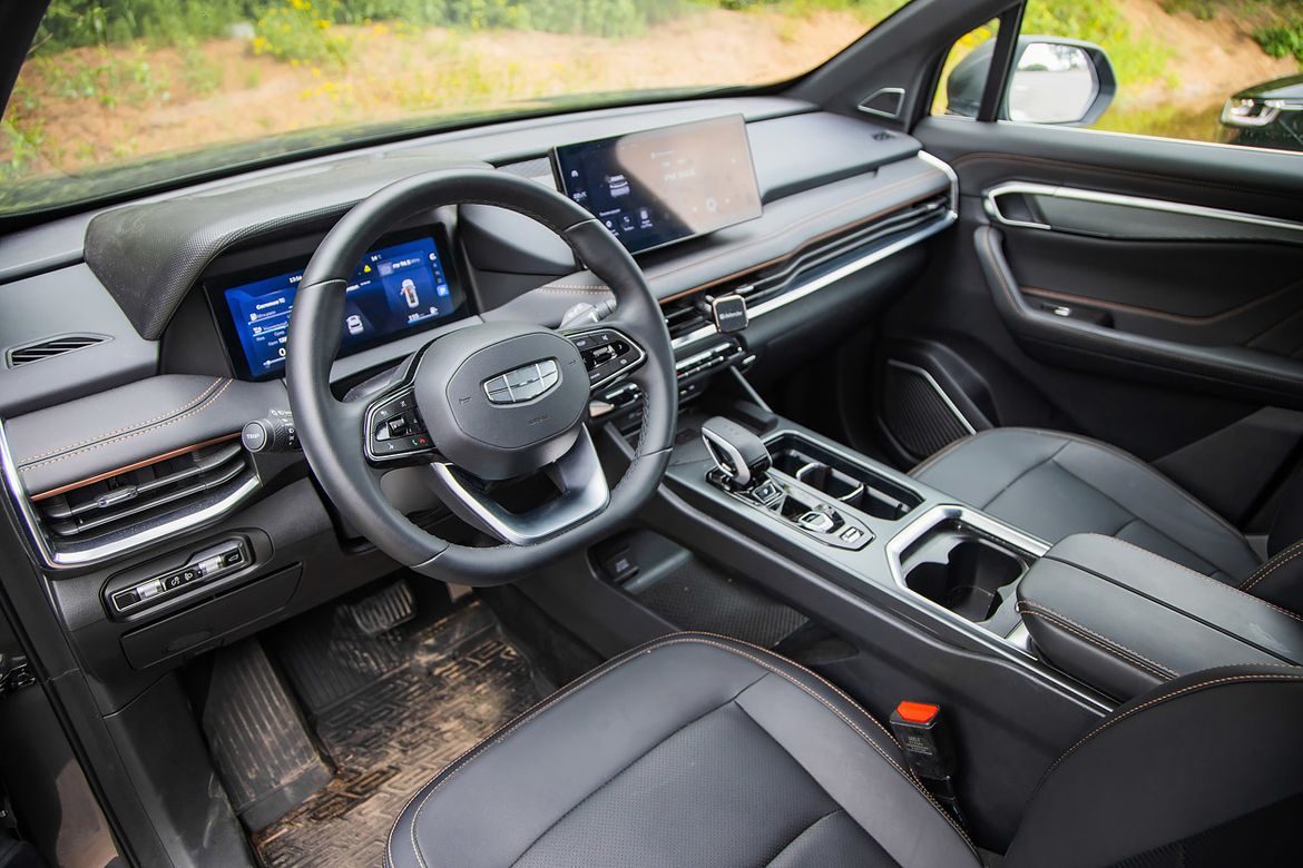 Тест-драйв Geely Okavango и Chery Tiggo 8 Pro Max: семеро по китайским лавкам