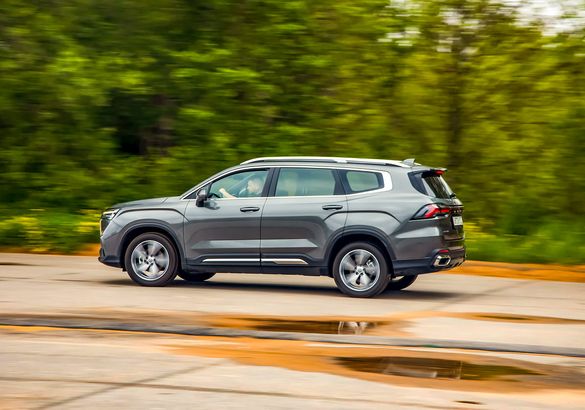 Тест-драйв Geely Okavango и Chery Tiggo 8 Pro Max: семеро по китайским лавкам