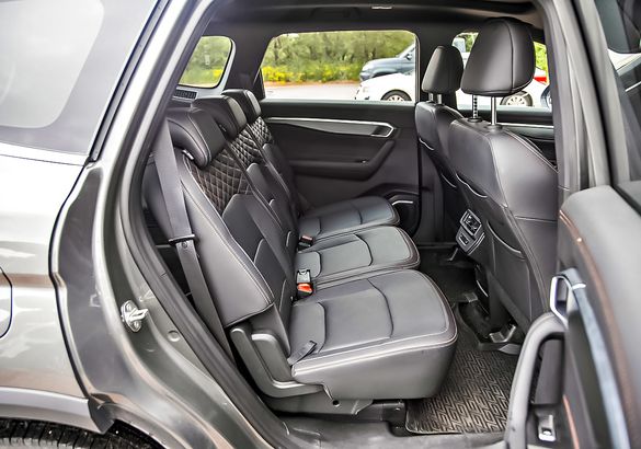 Тест-драйв Geely Okavango и Chery Tiggo 8 Pro Max: семеро по китайским лавкам