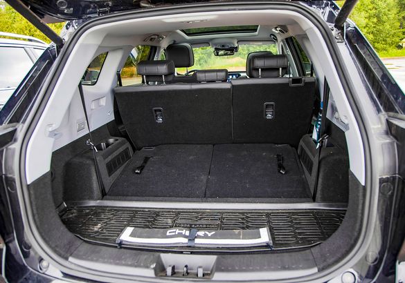 Тест-драйв Geely Okavango и Chery Tiggo 8 Pro Max: семеро по китайским лавкам