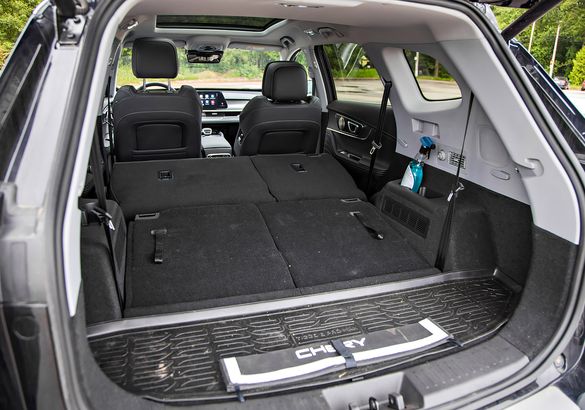 Тест-драйв Geely Okavango и Chery Tiggo 8 Pro Max: семеро по китайским лавкам