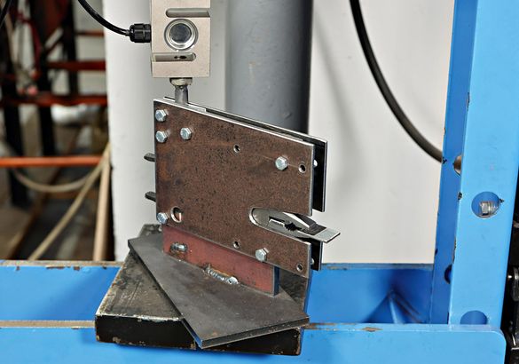 Тест комбинированных плоскогубцев: испытываем на прочность и коррозионную стойкость 14 образцов