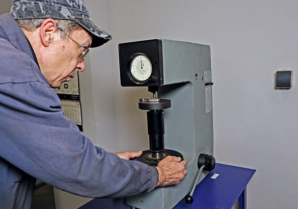 Тест комбинированных плоскогубцев: испытываем на прочность и коррозионную стойкость 14 образцов