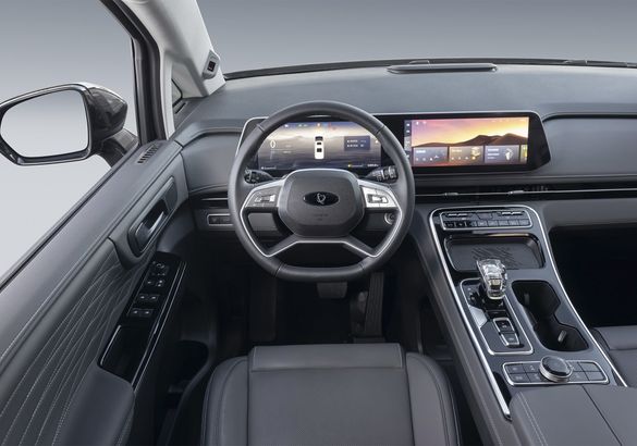 Стартовали продажи нового минивэна Sollers SP7