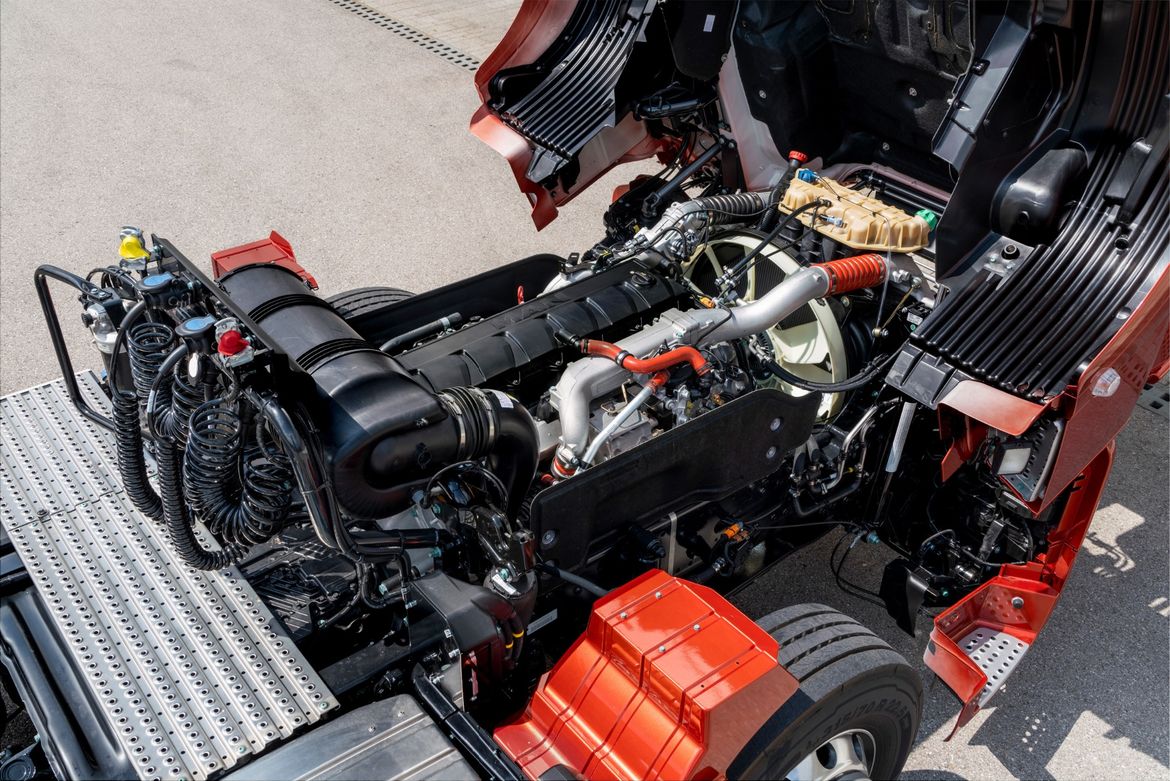 Российский рынок грузовиков в 2025 году: тенденции и прогнозы в сферах продаж и обслуживания