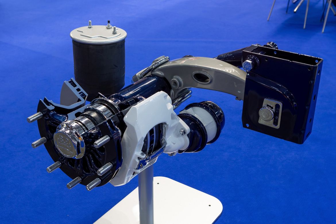 Российский рынок грузовиков в 2025 году: тенденции и прогнозы в сферах продаж и обслуживания