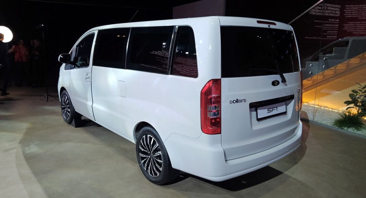 Sollers показал в Москве пассажирский SF1