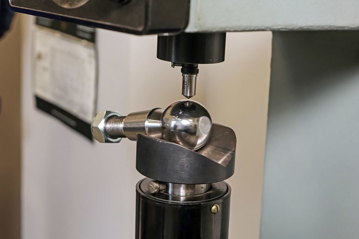 Тест шаровых опор для Fiat Ducato, Citroen Jumper и Peugeot Boxer: замораживаем, проверяем на прочность и стойкость к коррозии 11 образцов