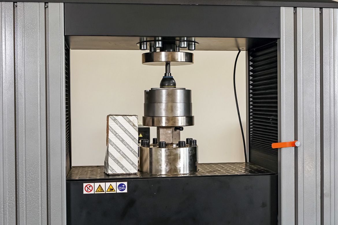 Тест шаровых опор для Fiat Ducato, Citroen Jumper и Peugeot Boxer: замораживаем, проверяем на прочность и стойкость к коррозии 11 образцов