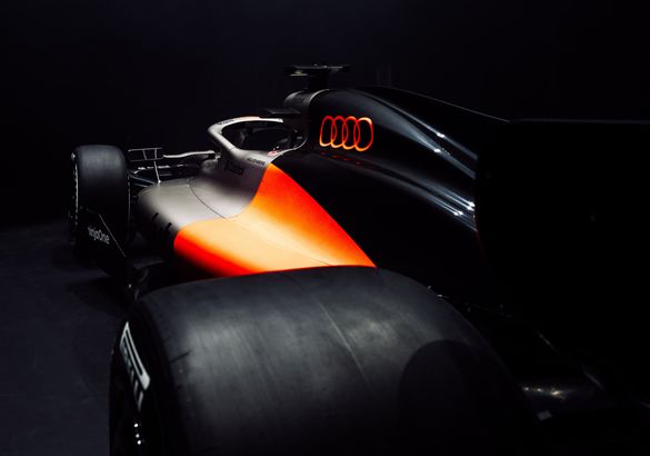 Audi представила заводскую команду «Формулы-1»