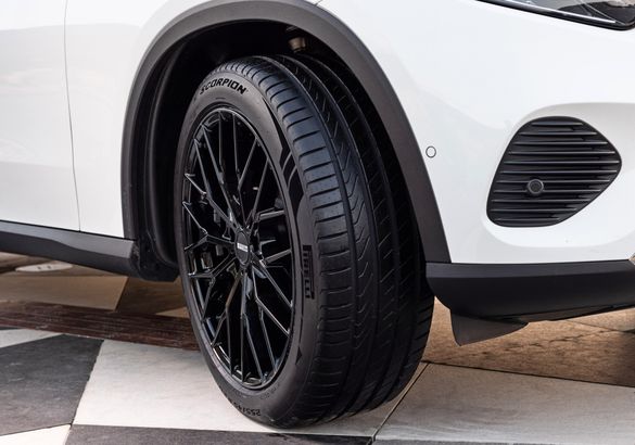 Pirelli выпустила третьего «Скорпиона»