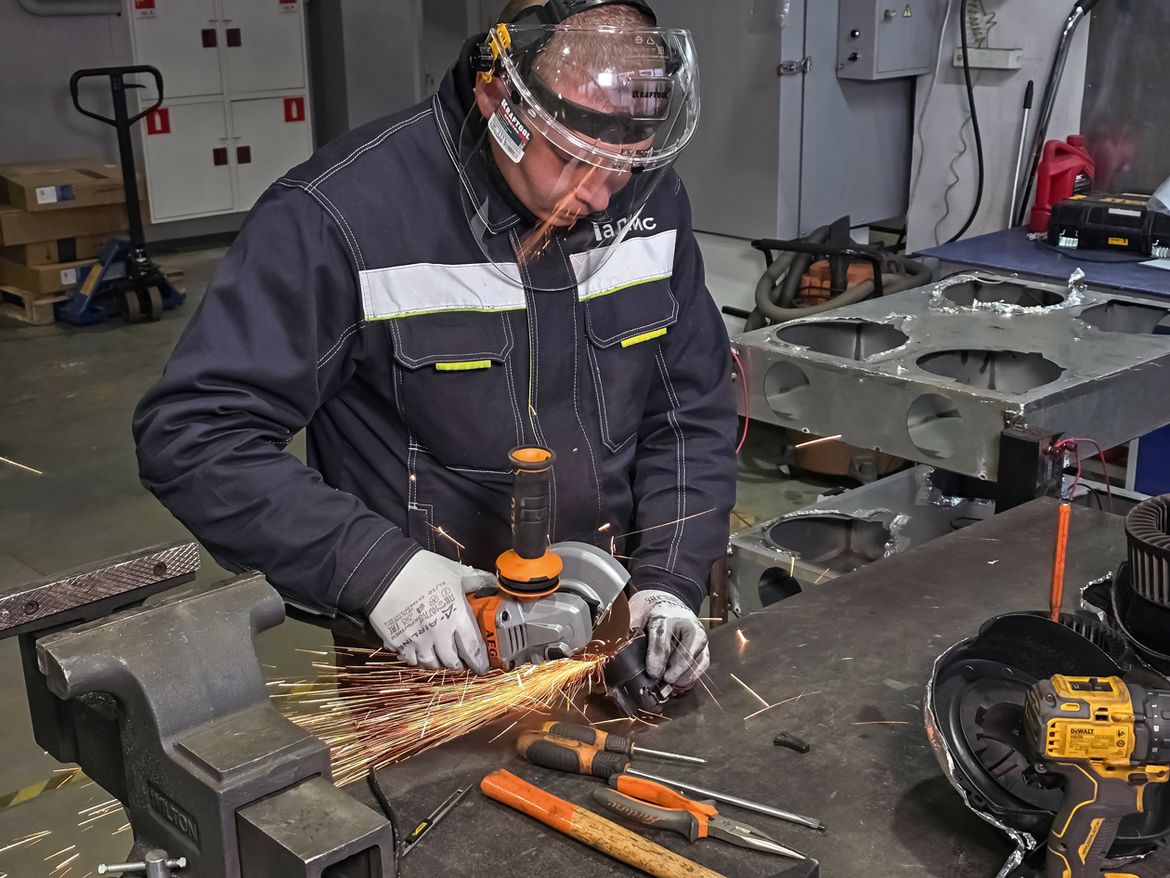 Тест вентиляторов отопителя для Volkswagen Polo: проверяем на ресурс 8 образцов