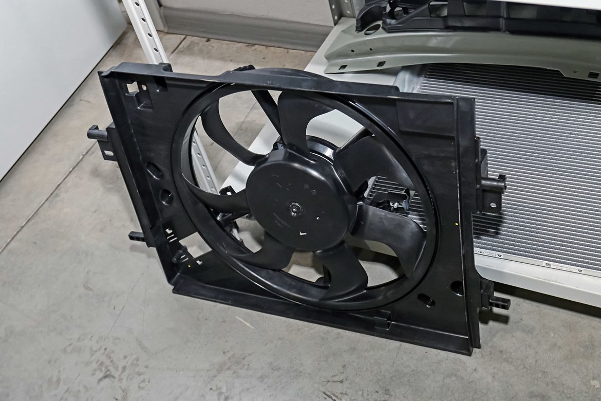 Мы разобрали Lada Iskra: из чего и как сделан потенциальный вазовский бестселлер?