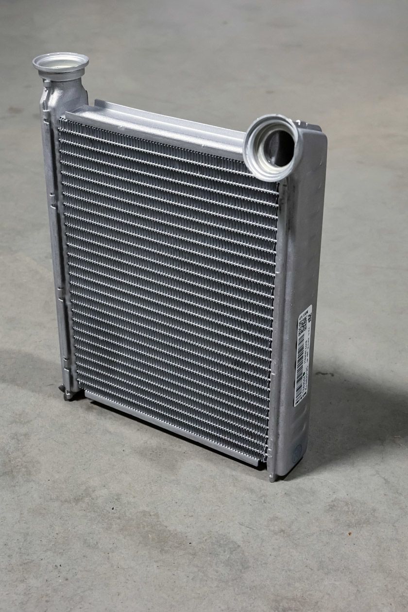 Мы разобрали Lada Iskra: из чего и как сделан потенциальный вазовский бестселлер?