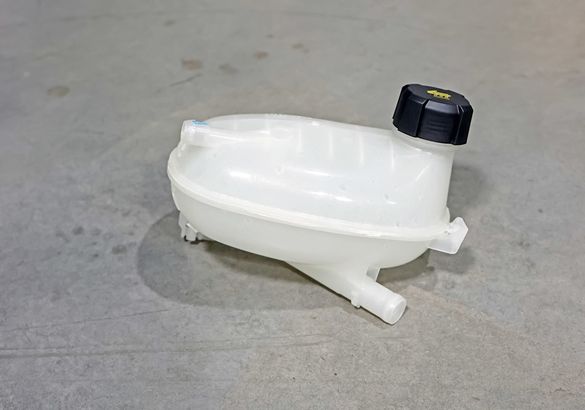 Мы разобрали Lada Iskra: из чего и как сделан потенциальный вазовский бестселлер?