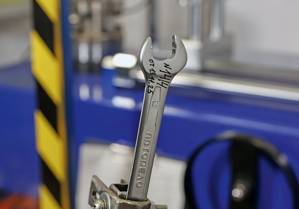 Тест наборов комбинированных ключей: проверяем на прочность и коррозию