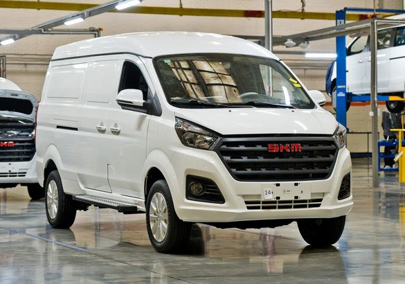 Автомобили нового бренда SKM пошли в серию