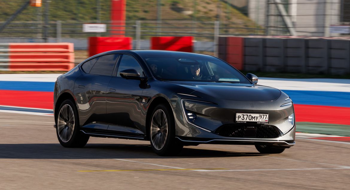 Тест-драйв Avatr 12: в пиру и на миру