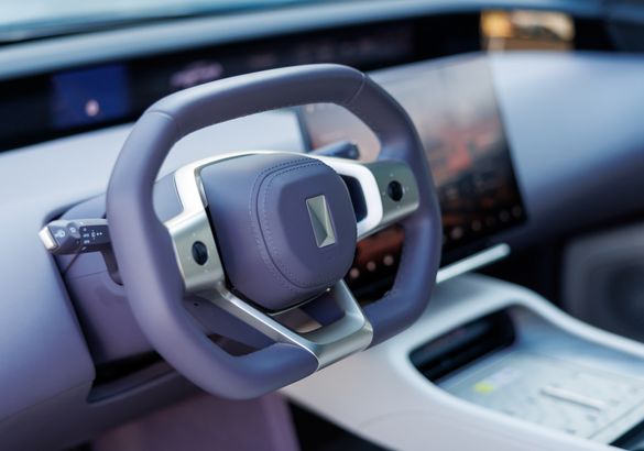 Тест-драйв Avatr 12: в пиру и на миру