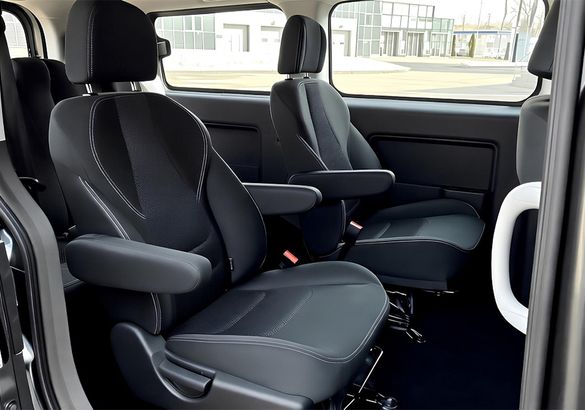 Стартовали продажи пассажирского Sollers SF1