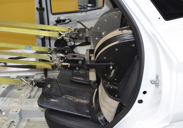 АвтоВАЗ проверил «Ладу Азимут» на безопасность