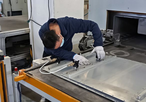 Как охлаждают электромобили? Изучаем производство охлаждающих пластин REACH в Китае