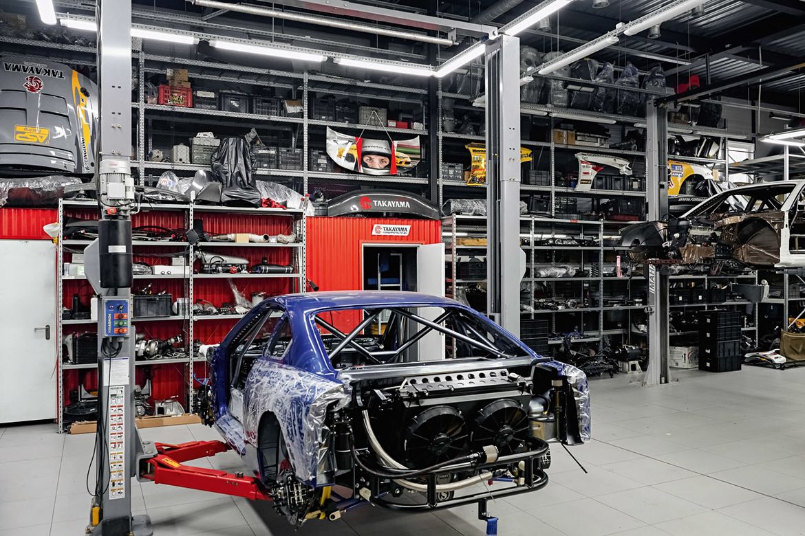 В гостях у Гочи: как команда Takayama Forward Auto готовит автомобили к соревнованиям по дрифту