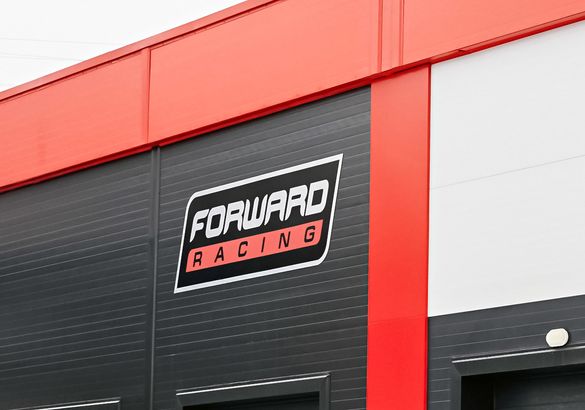 В гостях у Гочи: как команда Takayama Forward Auto готовит автомобили к соревнованиям по дрифту