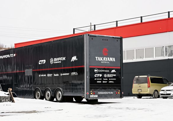 В гостях у Гочи: как команда Takayama Forward Auto готовит автомобили к соревнованиям по дрифту