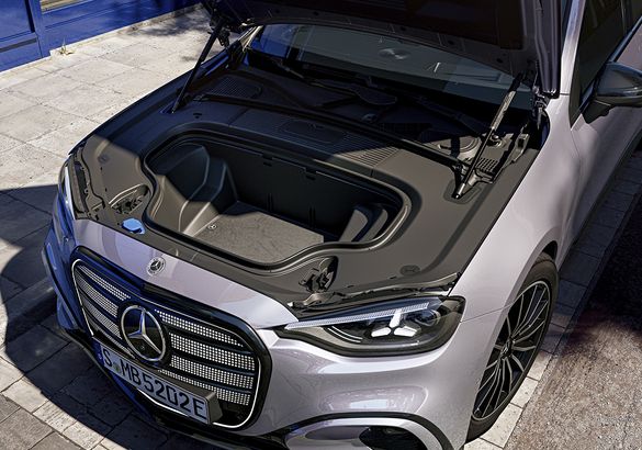Mercedes начал принимать заказы на новый электрический C-Class
