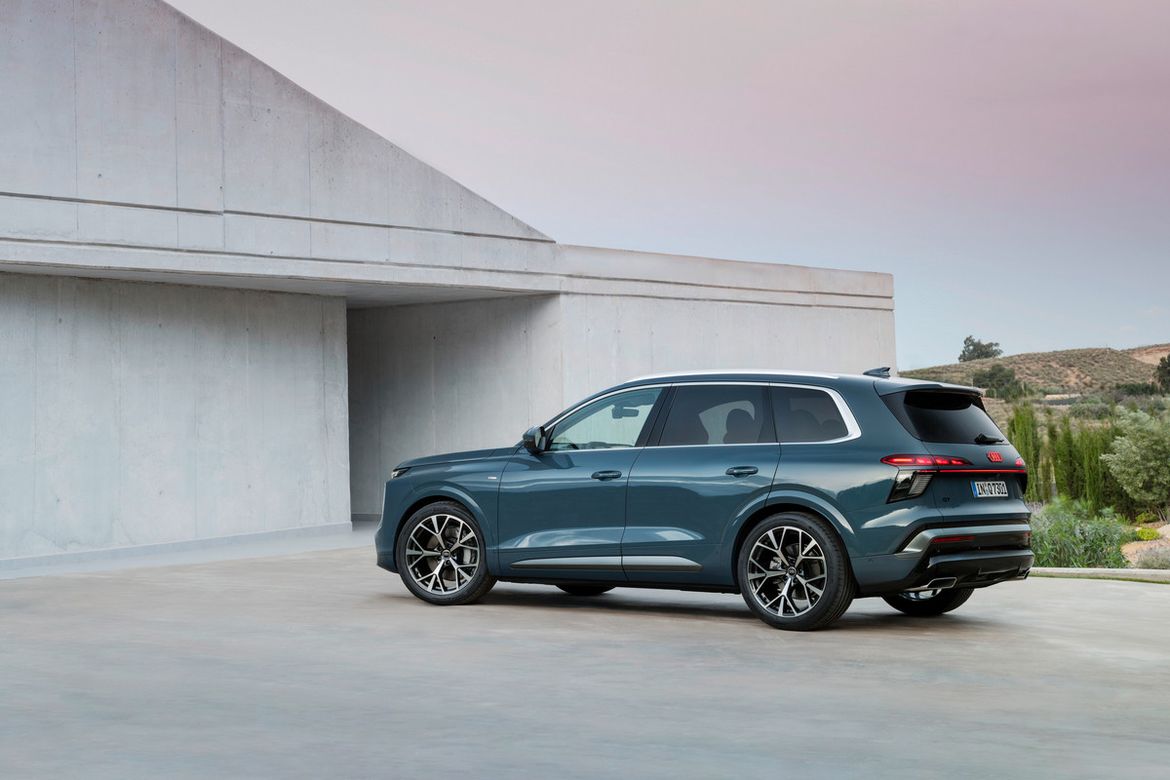 Audi представил кроссовер Q7 третьего поколения