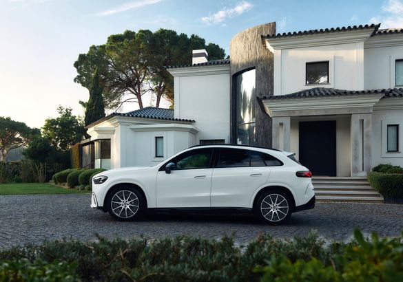 Электрический Mercedes GLC получил бюджетную версию