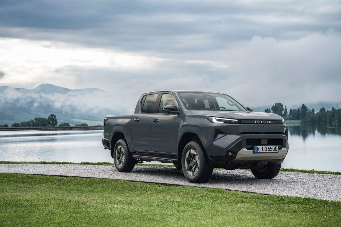 Toyota Hilux нового поколения поступила в продажу в Европе