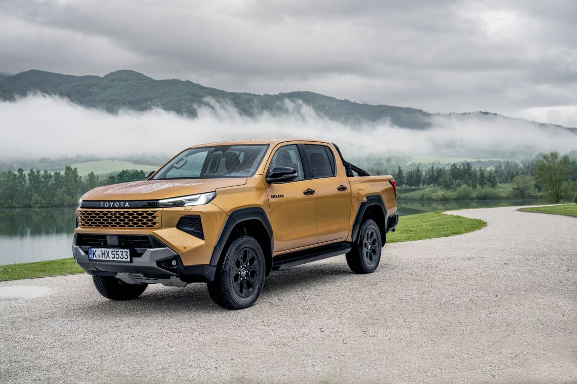 Toyota Hilux нового поколения поступила в продажу в Европе