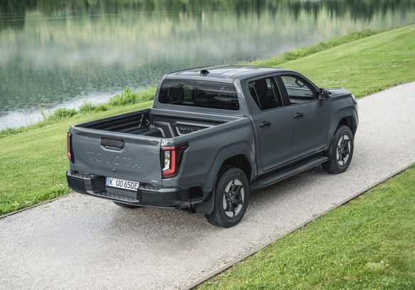 Toyota Hilux нового поколения поступила в продажу в Европе