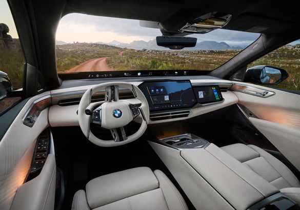 BMW рассекретила кроссовер X5 нового поколения