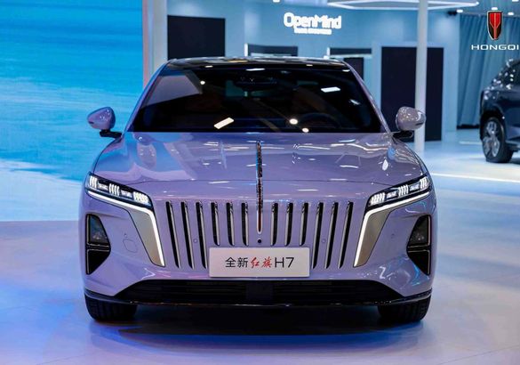 Hongqi представил в Китае новый седан H7