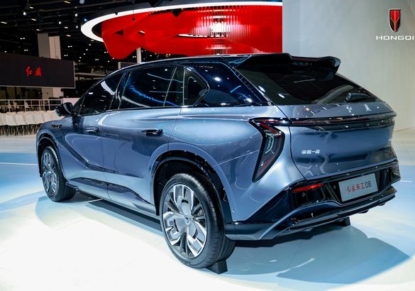 Hongqi показал новый электромобиль в Китае