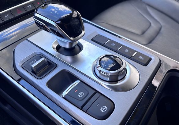 Пикап Sollers ST8 получил автомат и турбомотор