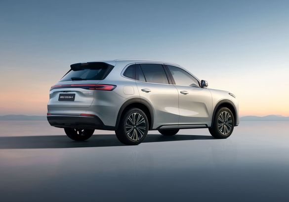 Geely раскрыла комплектации нового EX5 EM-R