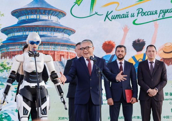 Jeland показал флагманский кроссовер J8 в Петербурге